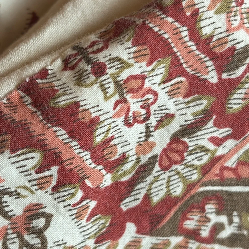 Pottery Barn FULL/QUEEN DUVET PAISLEY RED CREAM AND BLUE 2 Euro Shams